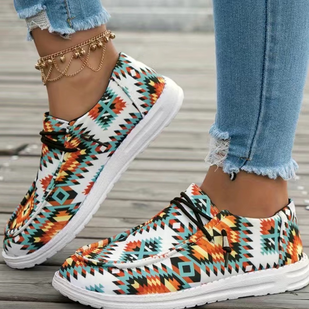 Size ten Aztec shoes very beautiful great condition great condition